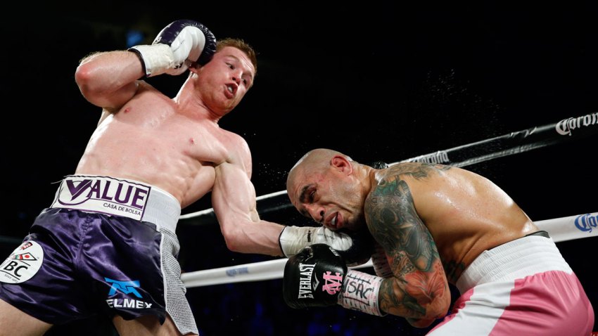 APTOPIX Cotto Alvarez Boxing