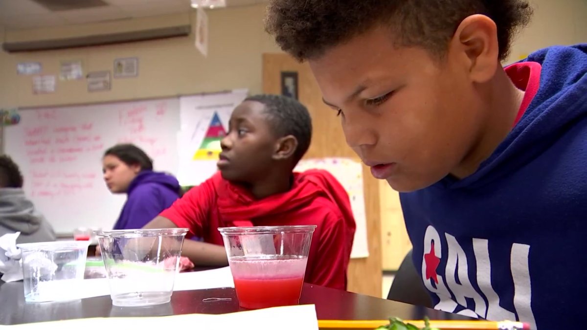 cedar-hill-7th-graders-say-science-labs-help-the-lessons-make-sense-nbc-5-dallas-fort-worth