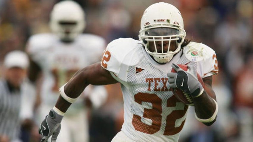 Former Longhorns Rb Cedric Benson Dies In Motorcycle Crash