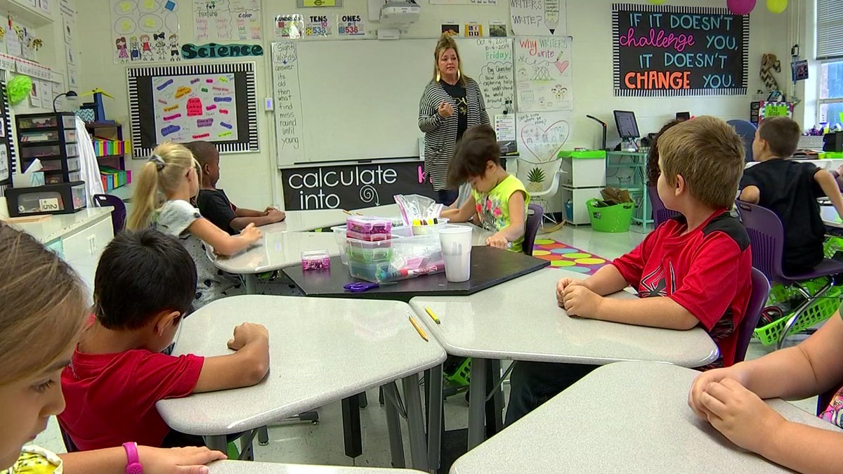 Cleburne Elementary School Emphasizes Showing Students Love NBC 5