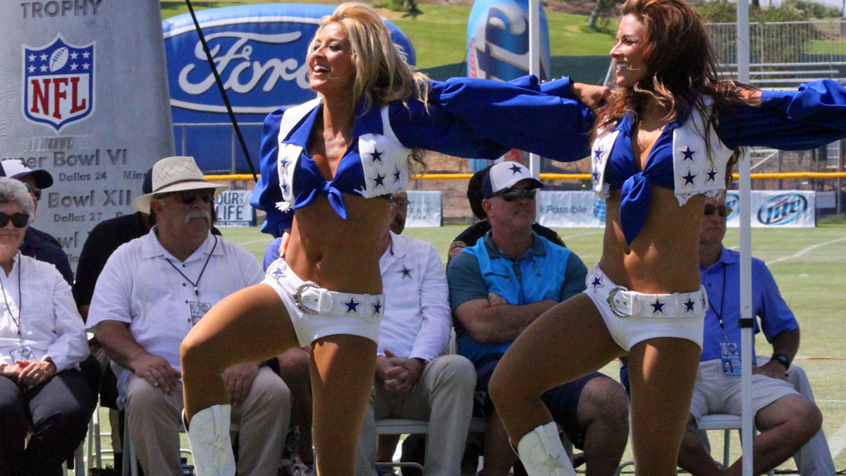 Whataburger – Dallas Cowboys Cheerleaders