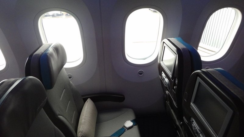American Airlines bringing seat-back screens to narrowbody jets