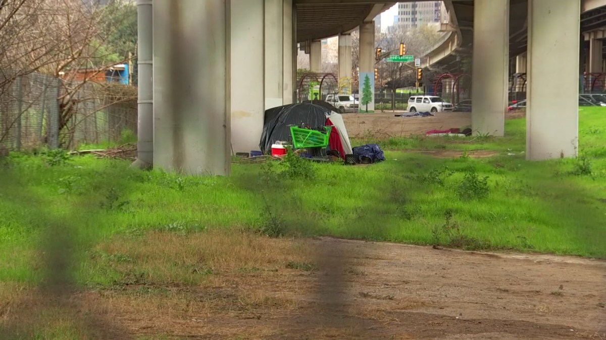 Dallas Clears Homeless Encampment Near 75/Royal…Again NBC 5 Dallas