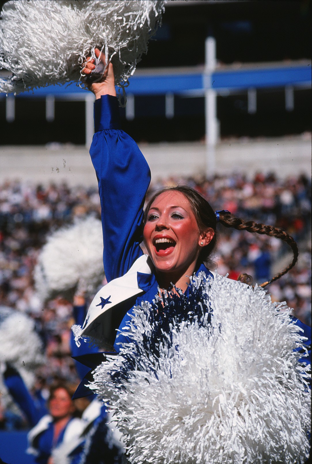 Dallas Cowboys Cheerleaders 2019 Gameday Performance