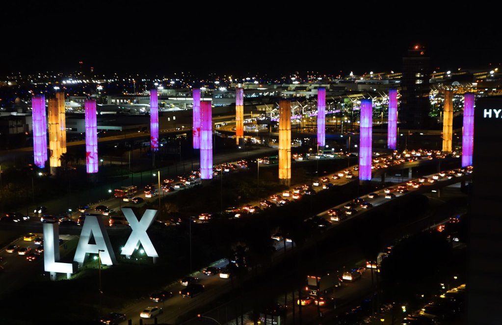 Purple And Gold Lights On 7th Street Bridge In Fort Worth In Honor Of Nba Legend Kobe Bryant Nbc 5 Dallas Fort Worth