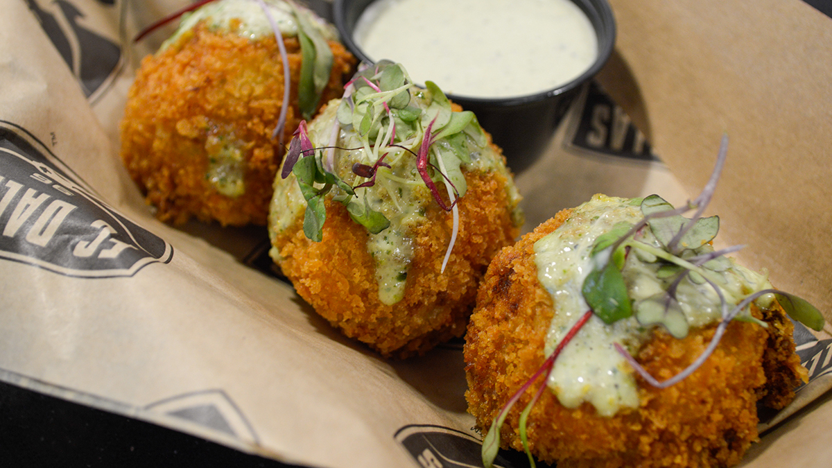 Green Chili Mac and Cheese Balls