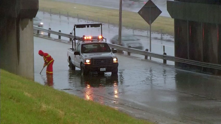 Flood-Road-Crew-061715
