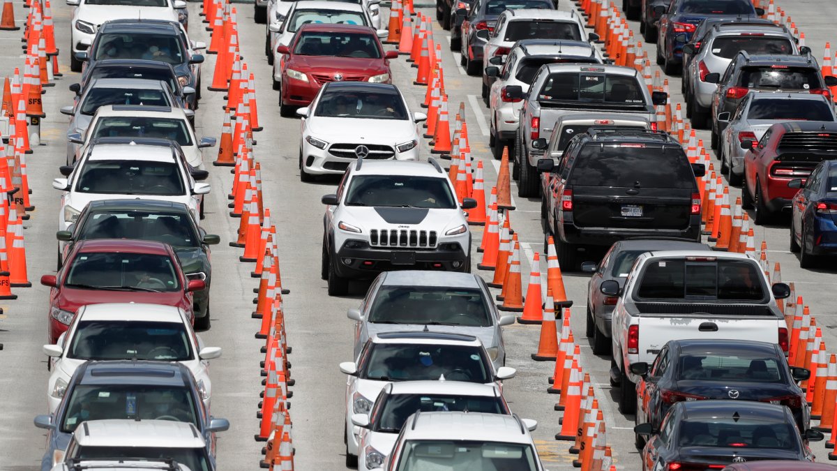 Virus Updates As US Tops 2.5M Cases, Pence Cancels Arizona, Florida