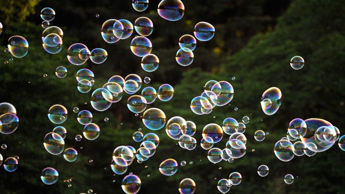 Bubble DriveThru Brings Joy to Park Glen Residents Amid Coronavirus