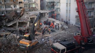 Search and rescue works continue in Sunsuru neighborhood after a 6.8-magnitude earthquake jolted the eastern Turkish province of Elazig on Jan. 26, 2020. The death toll from Friday’s powerful earthquake in eastern Turkey has risen to 31 and more than 1,500 others were injured according to the rescue agency.