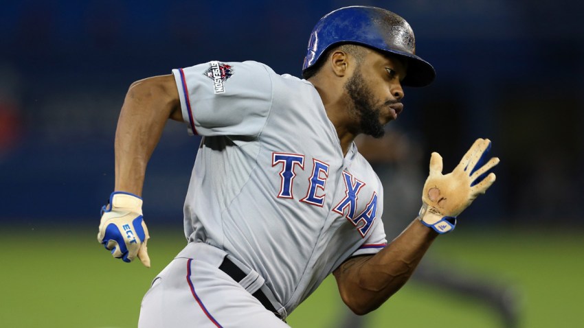 DeShields Rounds Bases in 3rd