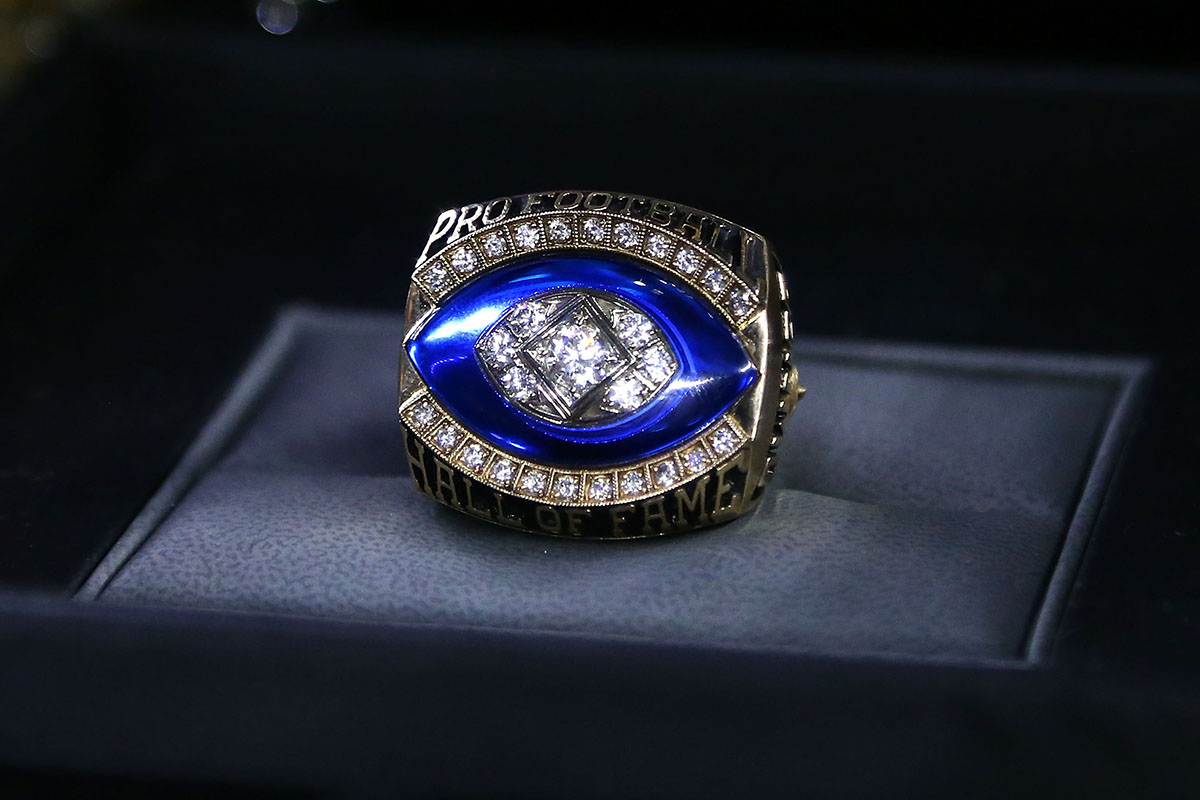 360 Superbowl Ring Photos & High Res Pictures - Getty Images