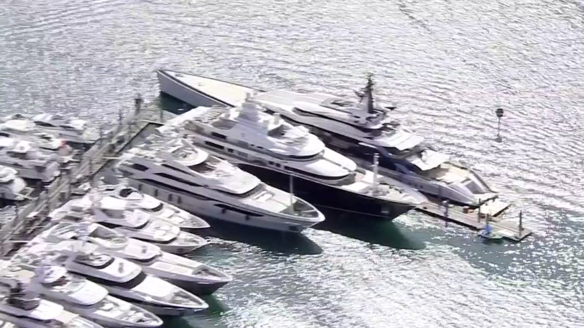 Dallas Cowboys Owner Jerry Jones's $250 Million Dollar Superyacht Is Docked  In Miami For The Super Bowl