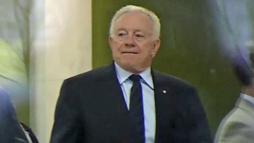 Jones-Arrives-031015