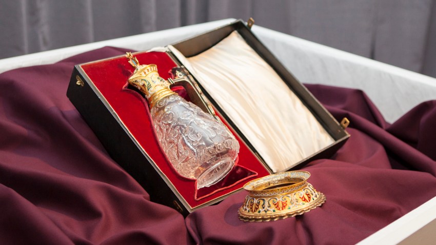 Keir Rock Crystal Ewer_Press Event_May 22 2014_1