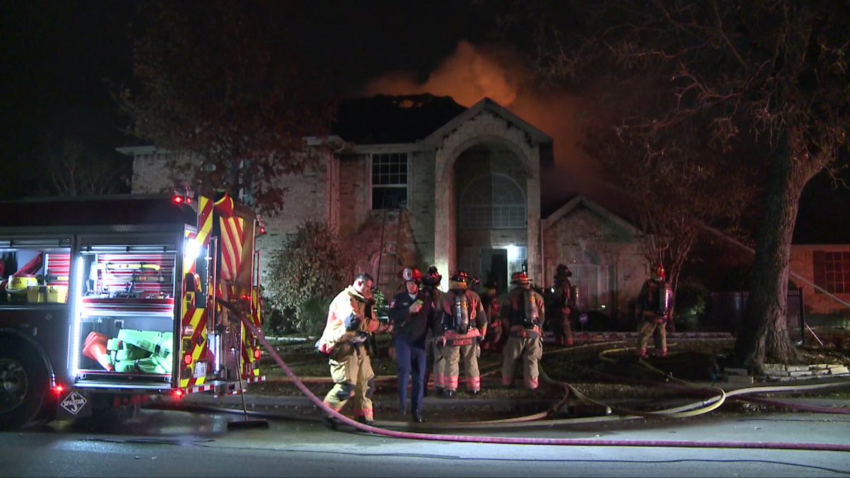 No Injuries in Large House Fire in Arlington – NBC 5 Dallas-Fort Worth