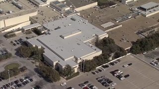 NorthPark Center's 'Five Hammering Men' Are Taking A Break – NBC 5  Dallas-Fort Worth