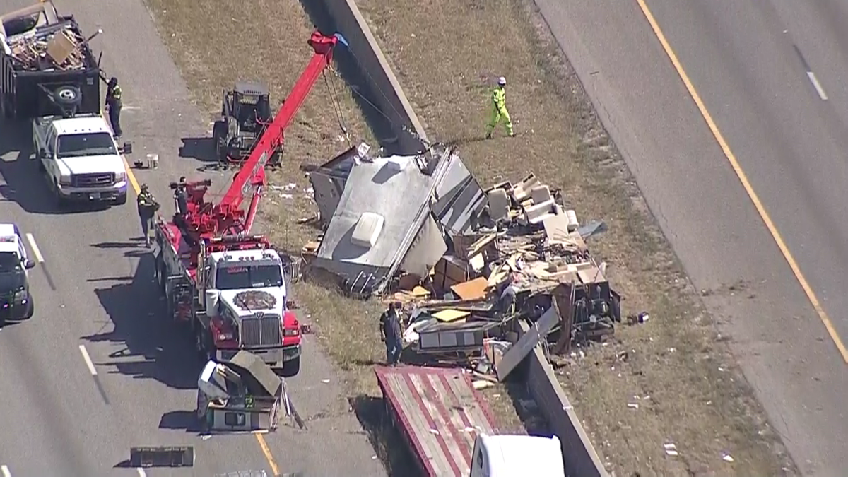 Rv Crashes Into Vehicle Median Slowing Traffic Along I 20 In Grand