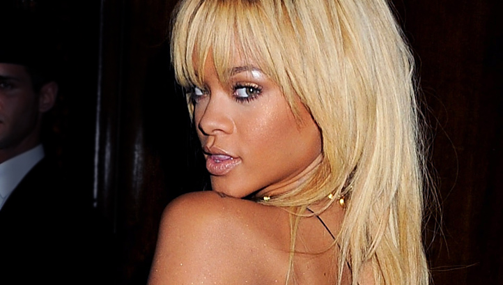 Rihanna Pose