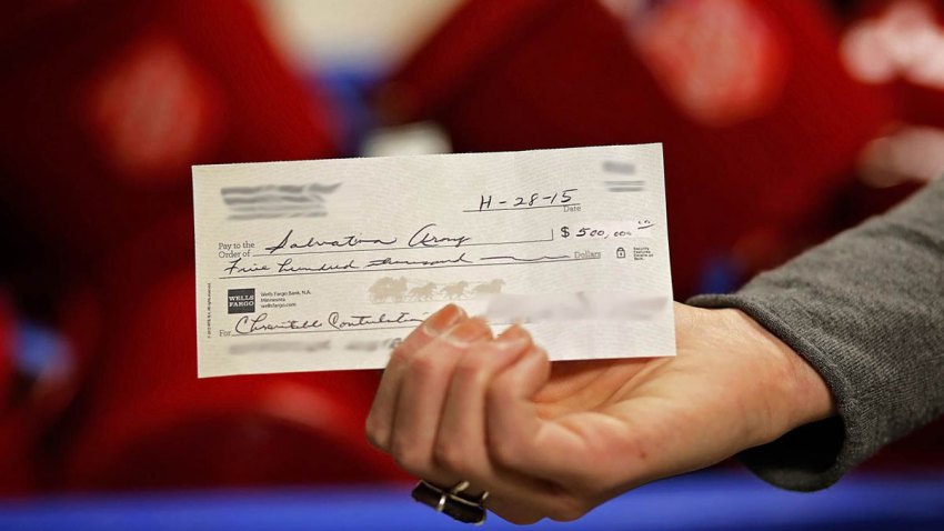 Salvation-Army-Minn-500000_check_2015_51ac23ed0b6d162431e4217294aa9ce4.nbcnews-ux-2880-1000