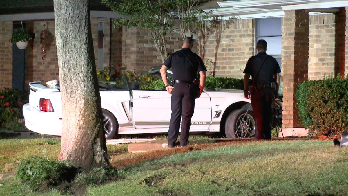 Police: 3 Injured in Overnight Crash in Hurst – NBC 5 Dallas-Fort Worth