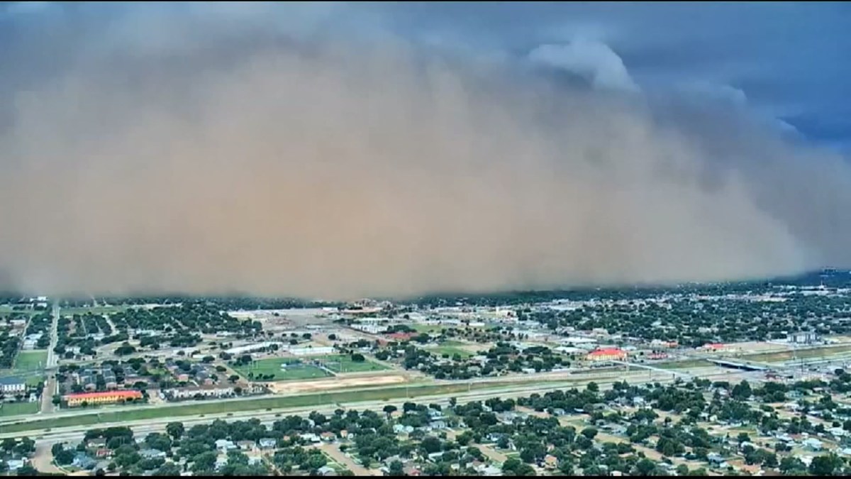 Strong Winds Kick Up Dust Storm in Parts of West Texas NBC 5 Dallas