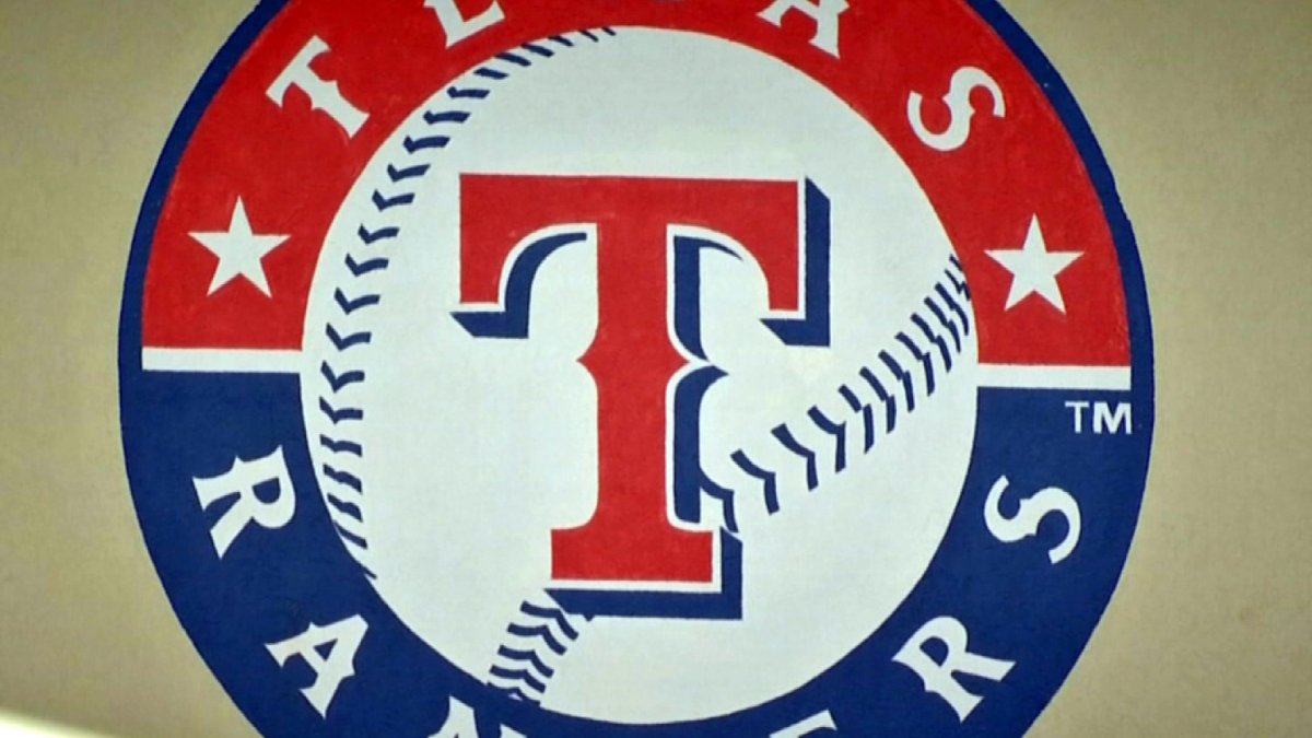 Lowe has three hits, two RBIs as Rangers beat Royals 9-4