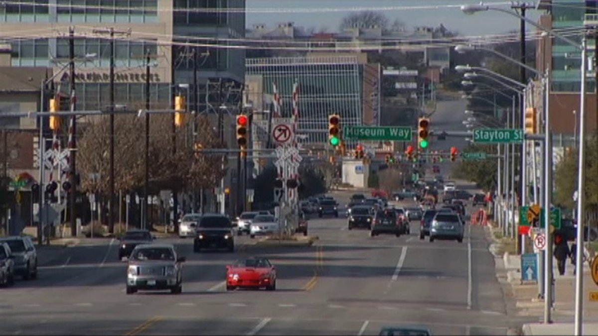 Fort Worth city staff meet with bar owners to discuss safety