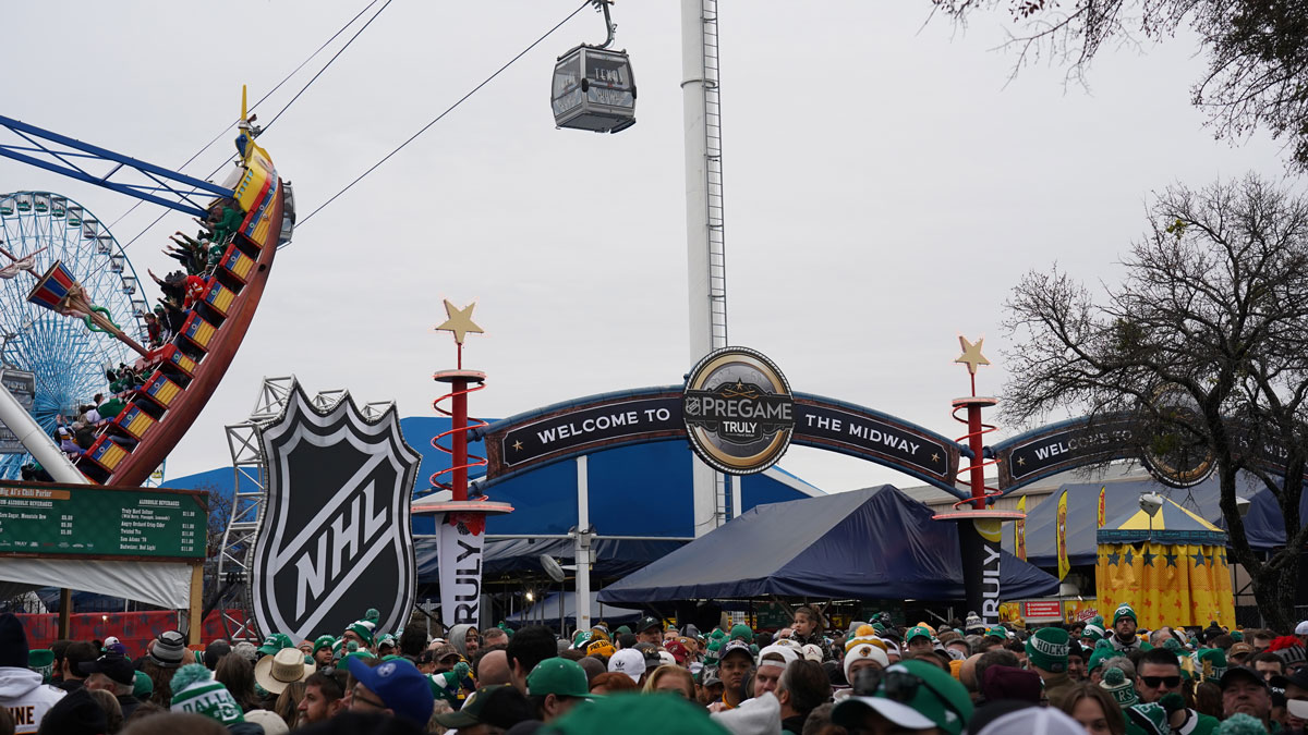 Dallas Stars on X: Today's official #WinterClassic attendance is 85,630.  Good for the 2nd largest crowd for a game in @NHL history, behind the 2014 Winter  Classic at Michigan Stadium (105,491). #GoStars