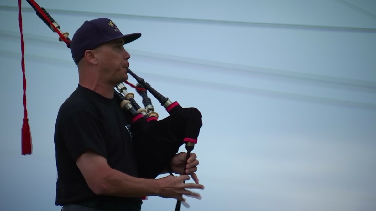 Bagpipes Sound Nightly to Offer Solidarity During Distancing NBC 5