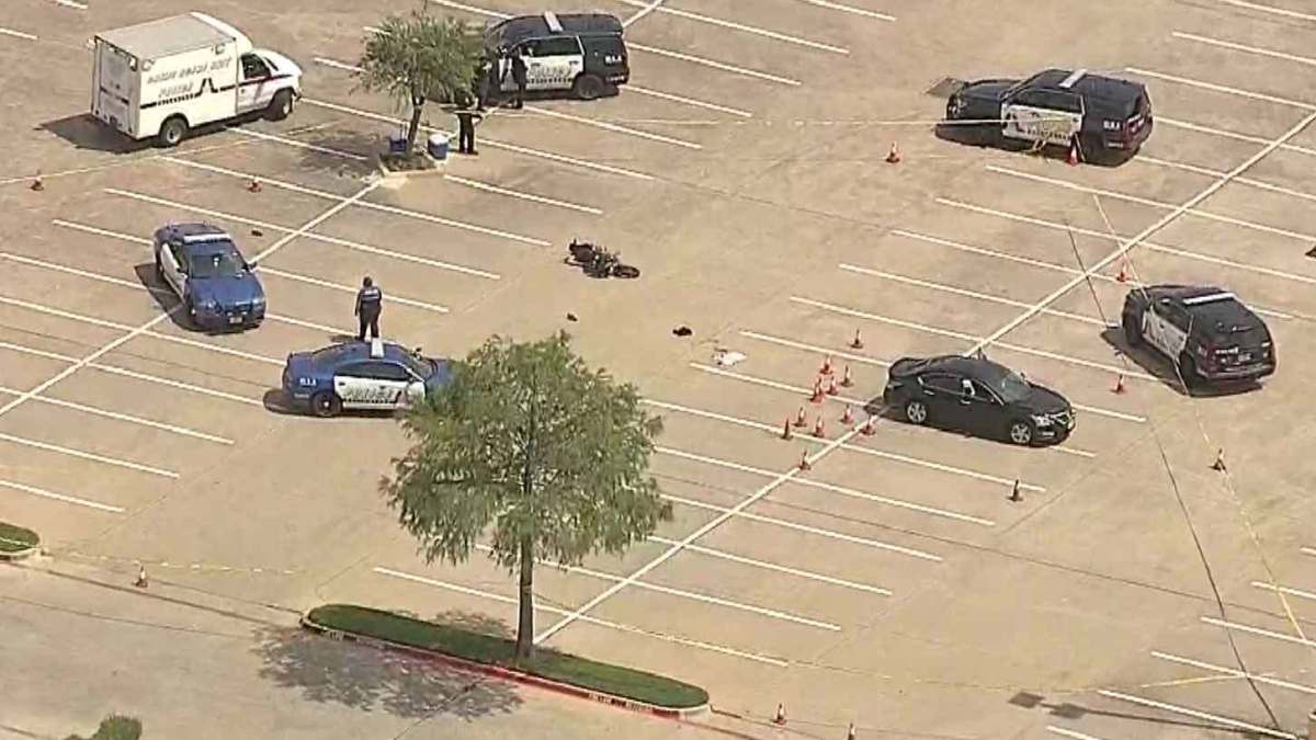 Two Shot Outside Arlington Shopping Center, Man in Custody: Police ...