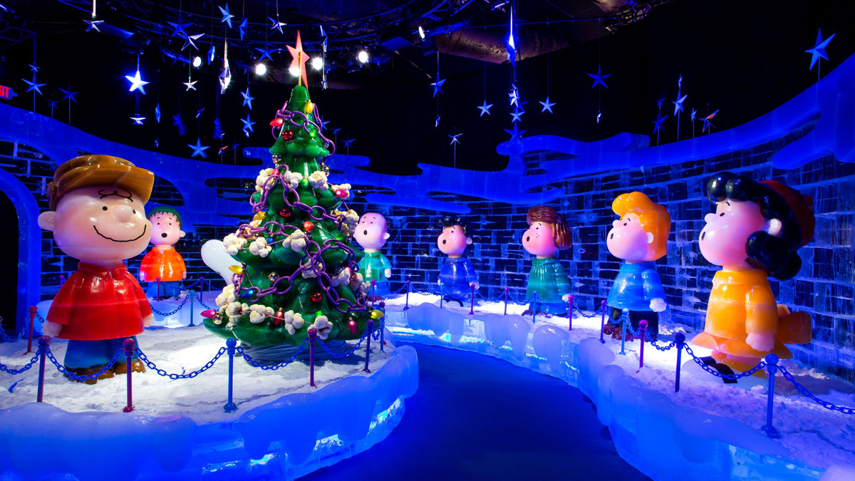 A Charlie Brown Christmas Ice Exhibit Opens At Gaylord Texan