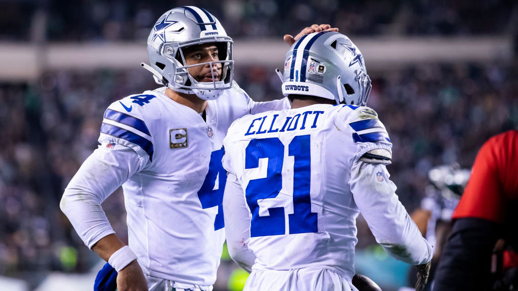 Ezekiel Elliott Appears To Accidentally Unveil Cowboys' Thanksgiving Helmets