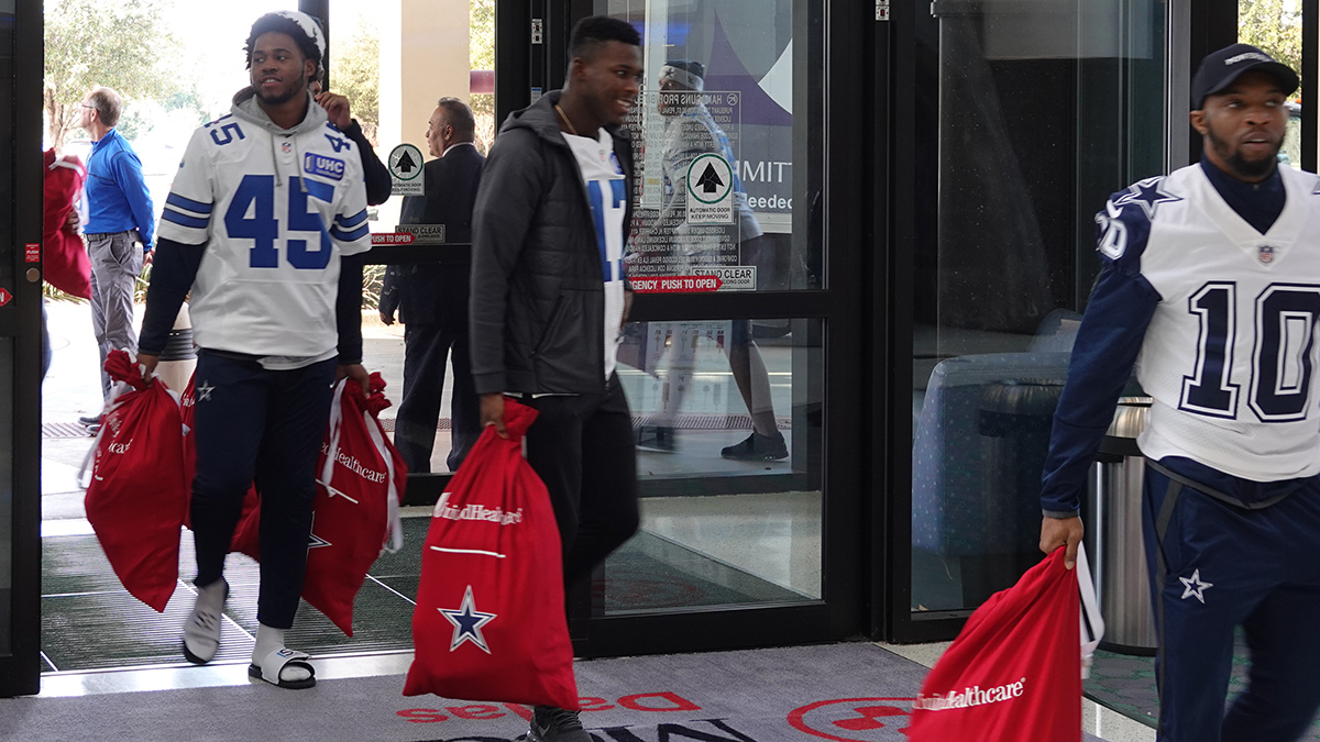 Dak Prescott, Cowboys Players Visit North Texas Children's Hospitals – NBC  5 Dallas-Fort Worth