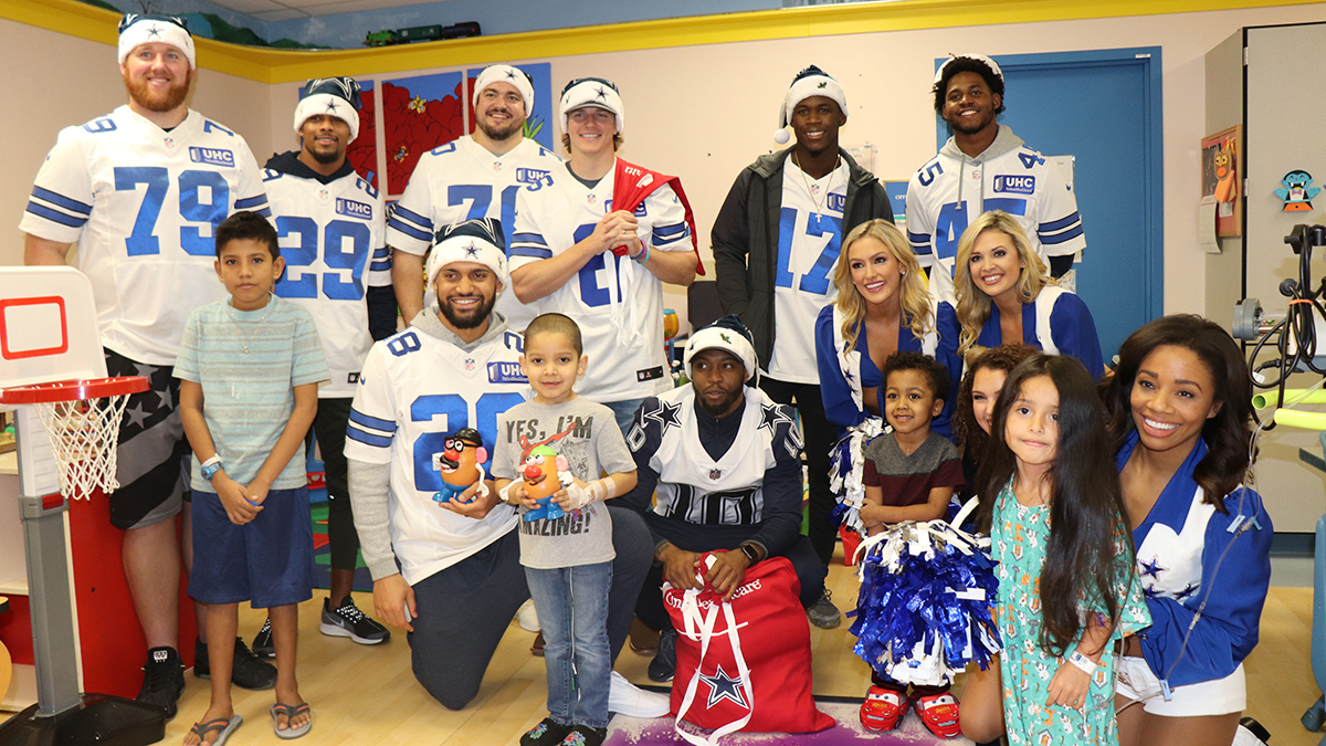 Dak Prescott, Cowboys Players Visit North Texas Children's