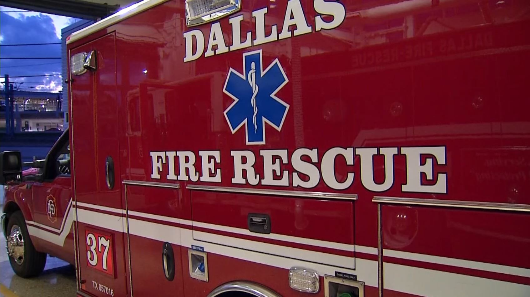 More than 50 firefighters respond to fire at Dallas shopping center