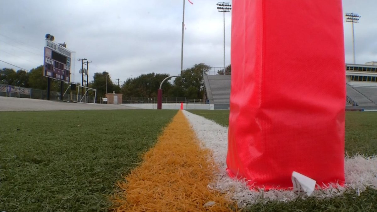 Dallas ISD Aims to Motivate Coaches, Staff in ‘Back To School Kick Off
