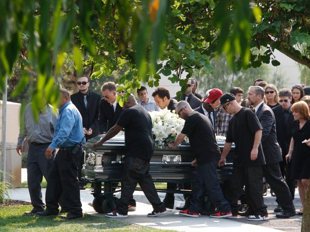 More Garland Scene1