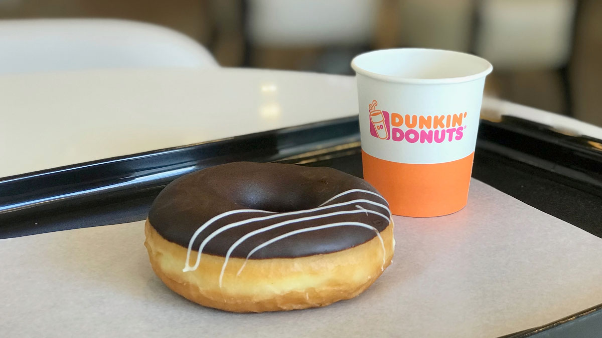 Dunkin workers nbcdfw Dunkin’ Donuts Locations in Dallas Offer Free Coffee and Donuts for