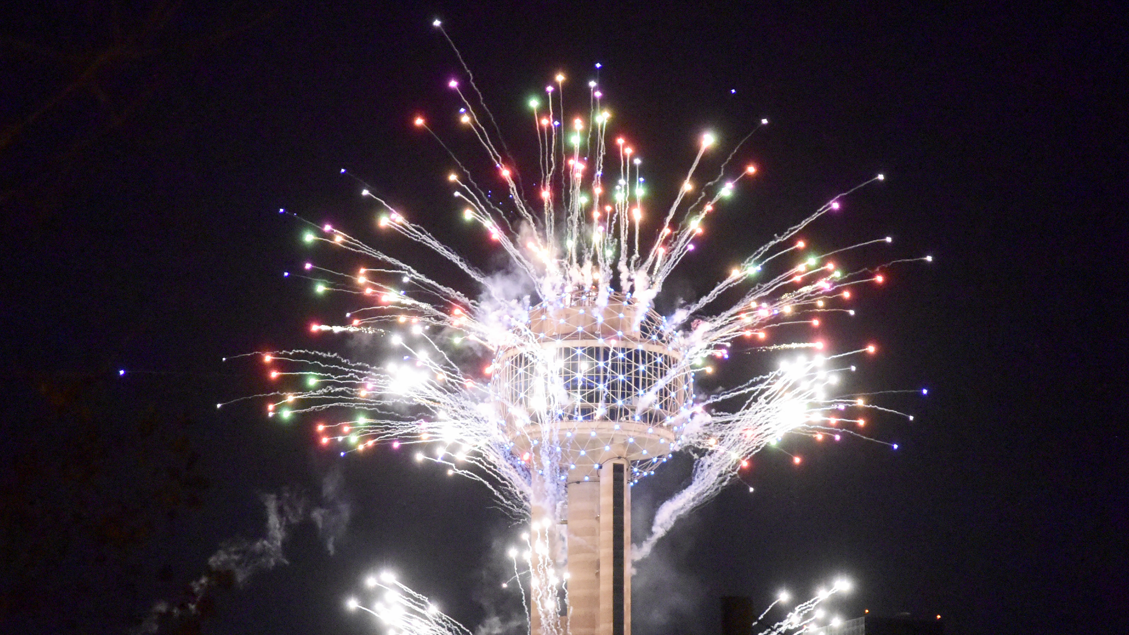fireworks reunion tower 4th of july