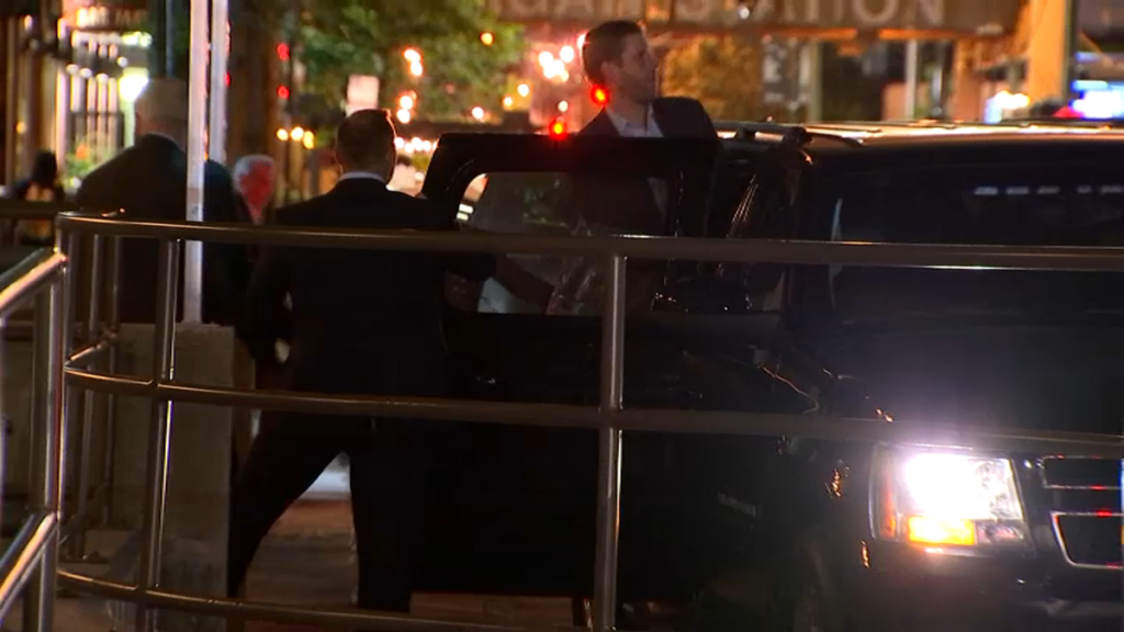 Watch Eric Trump Leaving Chicago Bar After Being Spit On Nbc 5 Dallas Fort Worth