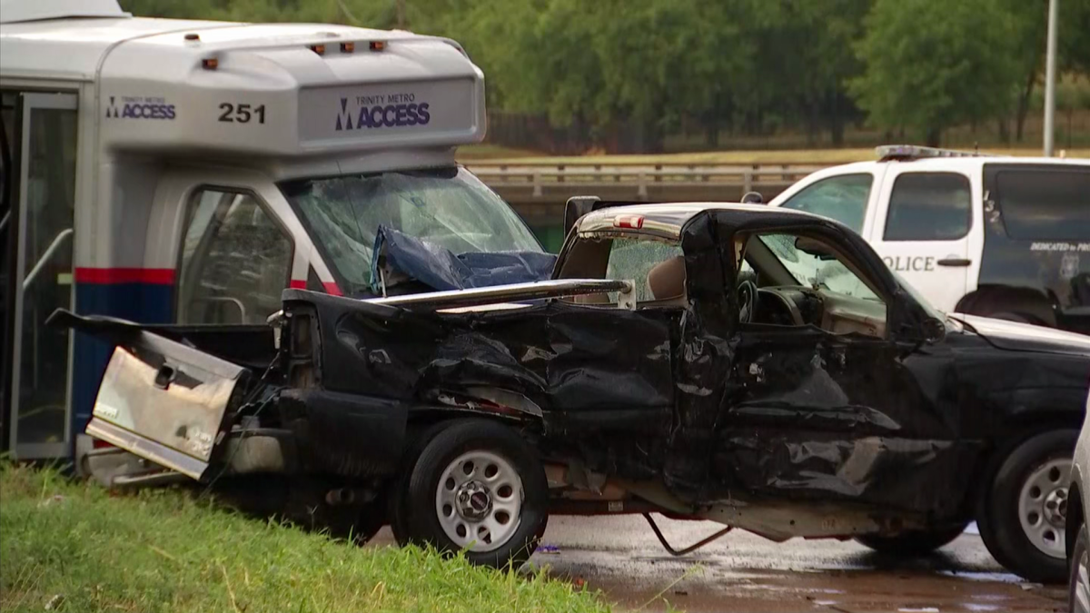 One Dead After Wreck Between City Bus And Car In Fort Worth Nbc 5