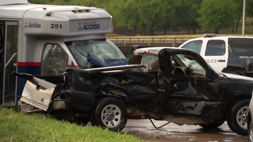 fort worth bus crash 081419