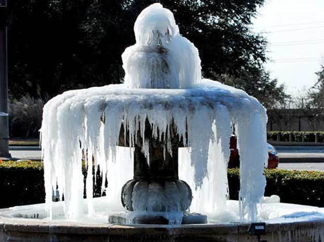 frozen-fountain-010810