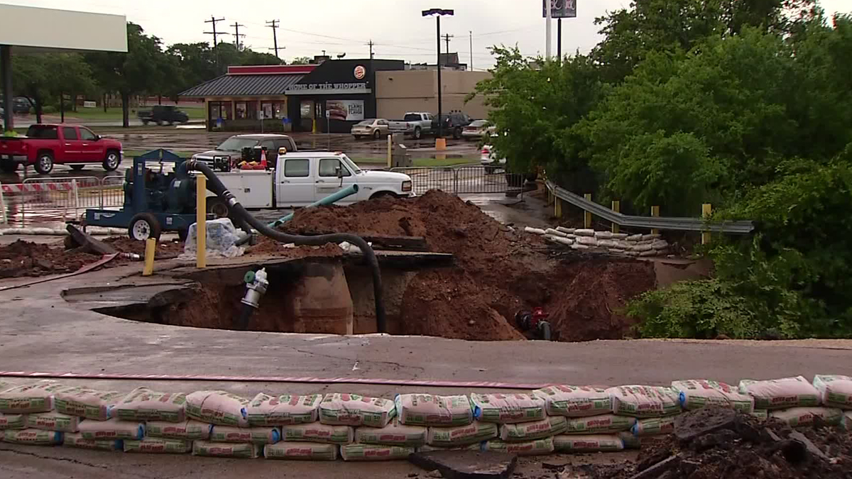 40-Foot Sinkhole Opens in North Texas Amid Storms – NBC 5 Dallas-Fort Worth