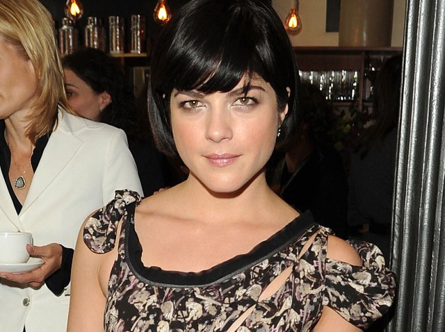 high fives selma blair thumb