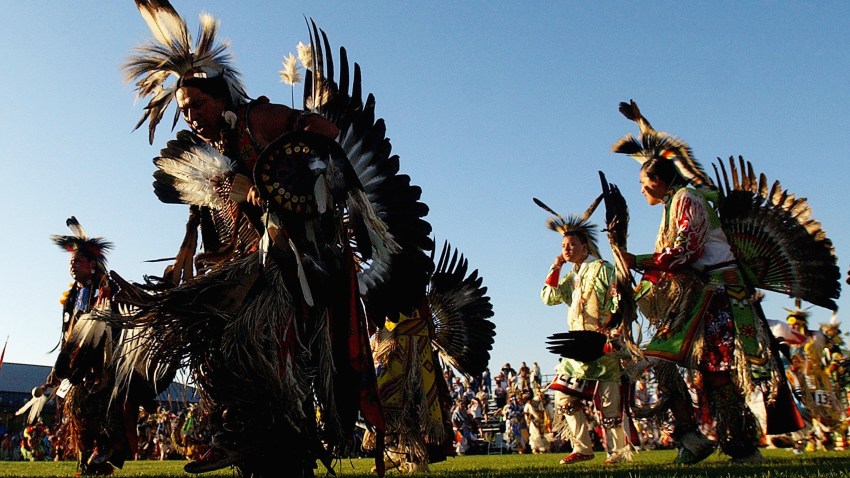 51106858JP023_pow_wow