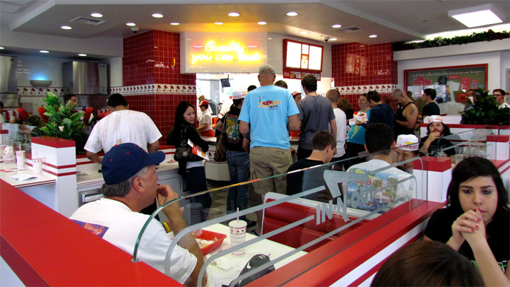 innout-int-curtis