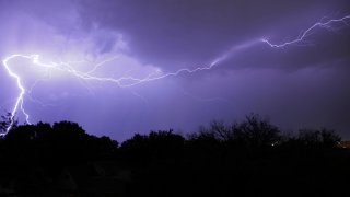 lightning-dfw-ugc-722