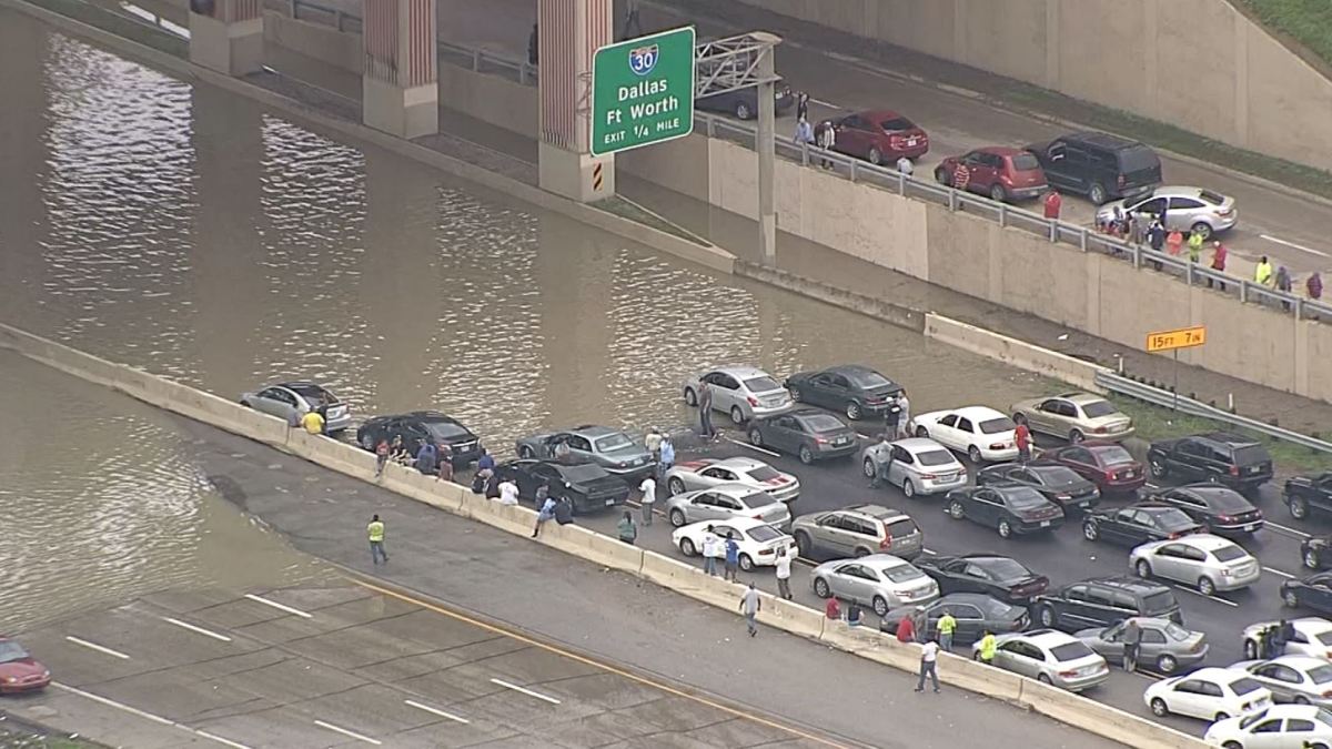 Dallas Closes Loop 12 Due to Flooding – NBC 5 Dallas-Fort Worth